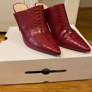 Brand new ALDO leather snakeskin mules. Size 10